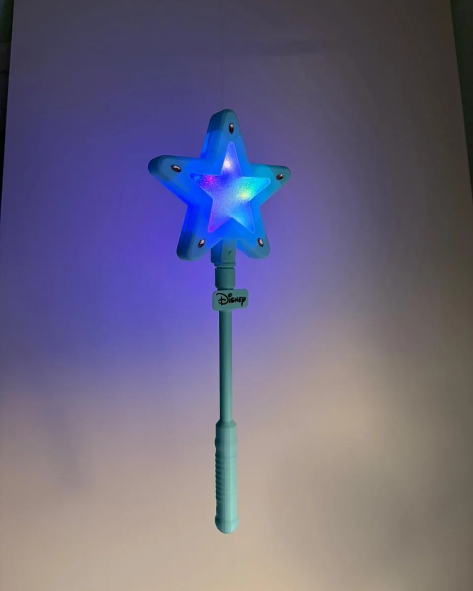 Varita Frozen con estrella y luz LED (foto 2)
